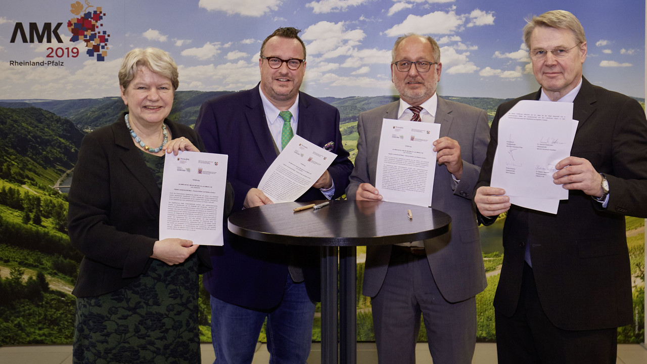 Hessen tritt Kompetenznetzwerk Digitale Landwirtschaft West bei (c) MWVLW