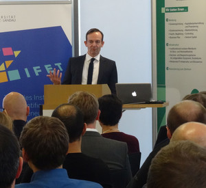 Wirtschaftsminister Dr. Volker Wissing bei der Informationsveranstaltung über Venture Capital und Business Angels in Koblenz