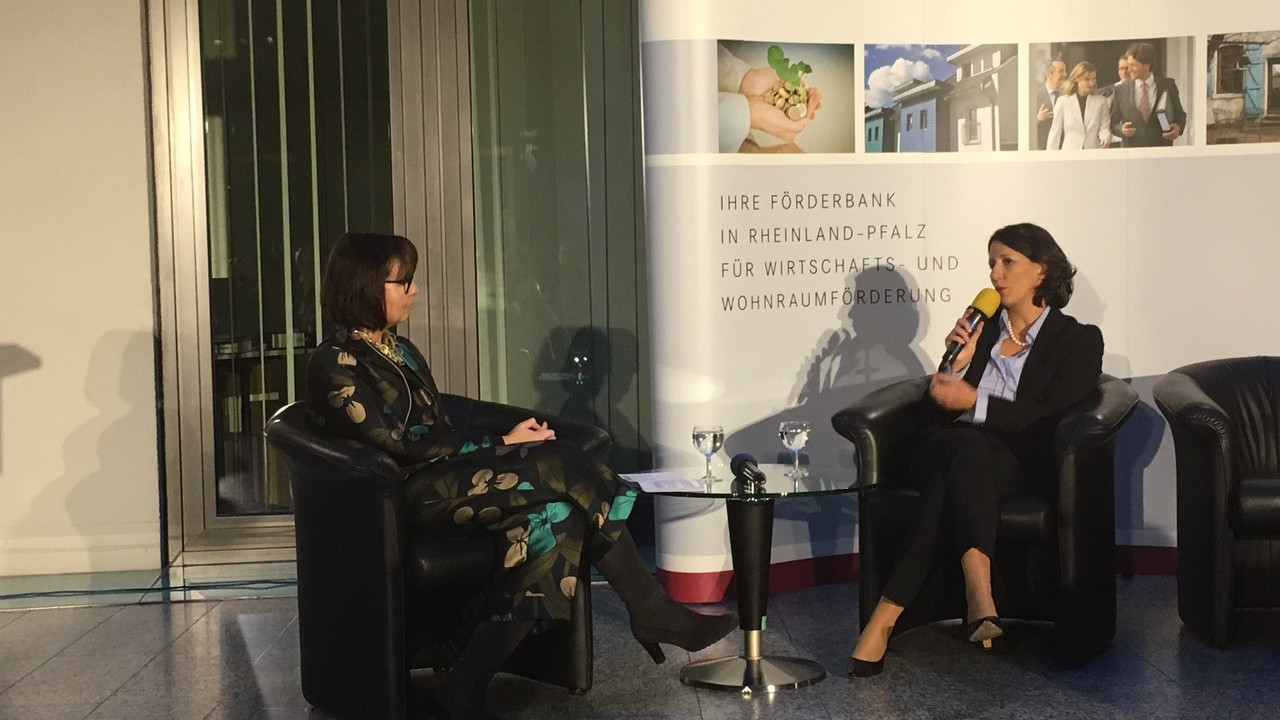 Staatssekretärin Daniela Schmitt bei der Veranstaltung „Unternehmen der Zukunft: attraktiv – innovativ – erfolgreich“