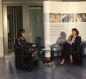 Staatssekretärin Daniela Schmitt bei der Veranstaltung „Unternehmen der Zukunft: attraktiv – innovativ – erfolgreich“