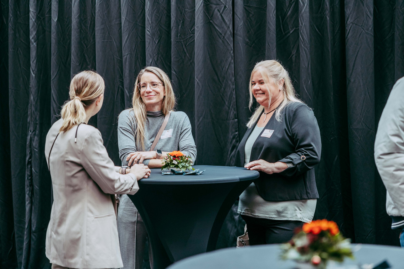 Wirtschaftsministerin Daniela Schmitt hat den 24. Tourismustag Rheinland-Pfalz feierlich eröffnet. Die landesweite Veranstaltung, die unter dem Motto „Deine Goldene Zeit im Tourismus Rheinland-Pfalz“ steht, brachte in Bitburg zahlreiche Vertreterinnen und Vertreter der Tourismusbranche zusammen.