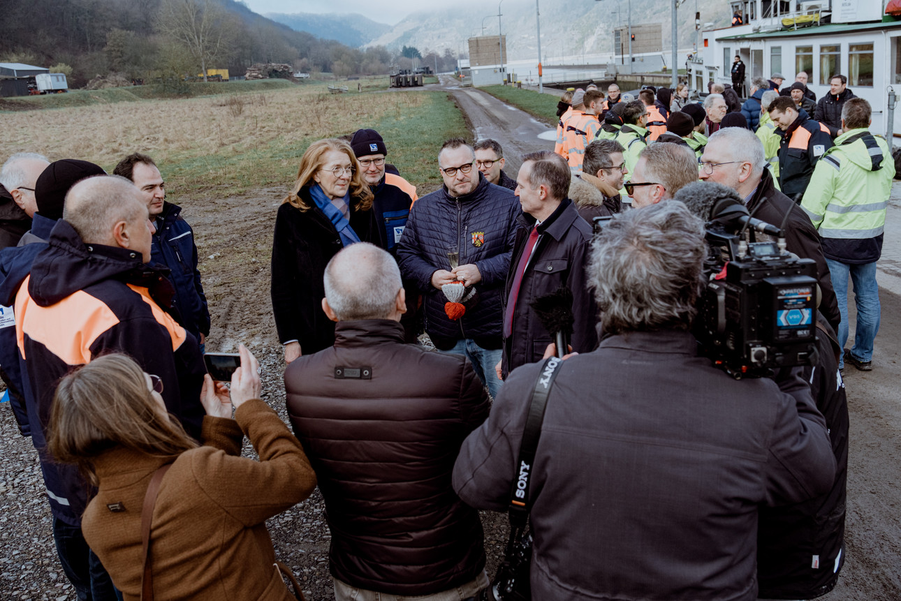 Staatssekretär Andy Becht mit Bundesminister Volker Wissing bei der Wiedereröffnung der Schleuse in Müden