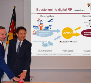 Verkehrsminister Dr. Volker Wissing hat gemeinsam mit Arno Trauden (Geschäftsführer LBM RLP) „Baustelleninfo digital“ freigeschaltet.                     